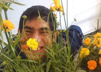 Asociación El Puente Verde: Cultivan flores y muchas cosas más para convertir a jóvenes con discapacidad en “productores agropecuarios”