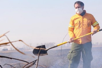 ¡Aprendé Cabandié! Los expertos en pastizales naturales explican al ministro de Ambiente las causas de los incendios
