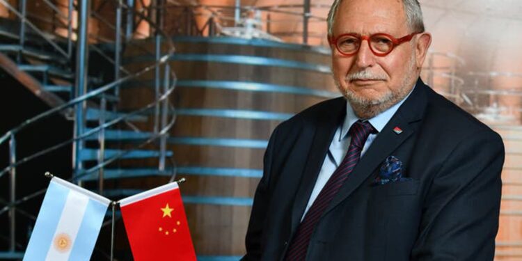 El ex embajador Diego Guelar pidió “terminar con los delirios” para no espantar las inversiones en granjas porcinas que exportarían a China