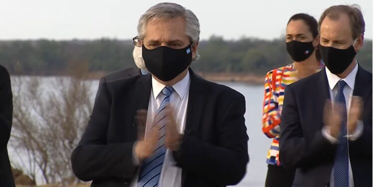 Fantasmas de estatización empezaron a sobrevolar sobre la principal boca de exportación del agro argentino: Se firmó el Acuerdo Federal por la Hidrovía