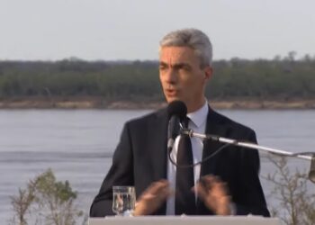 Fantasmas de estatización empezaron a sobrevolar sobre la principal boca de exportación del agro argentino: Se firmó el Acuerdo Federal por la Hidrovía