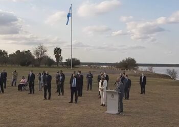 Fantasmas de estatización empezaron a sobrevolar sobre la principal boca de exportación del agro argentino: Se firmó el Acuerdo Federal por la Hidrovía