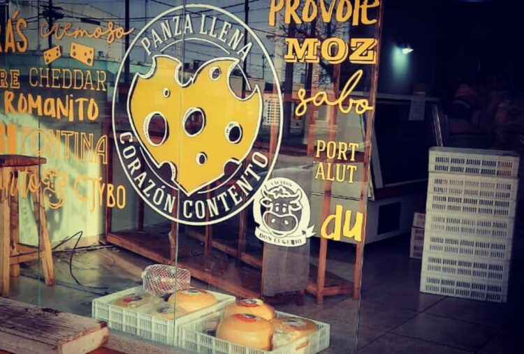 Puro esfuerzo: En Pergamino, la pyme láctea Don Eugenio logró comenzar a vender leche en sachet “a un precio justo”