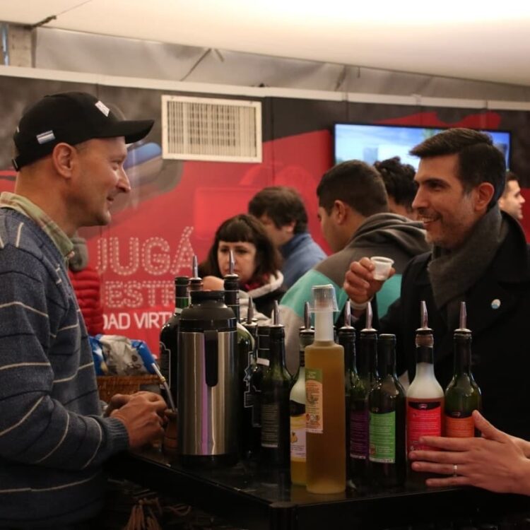 Alquimista de las hierbas serranas, Guillermo Beney elabora en Cura Brochero la primera receta de fernet argentino