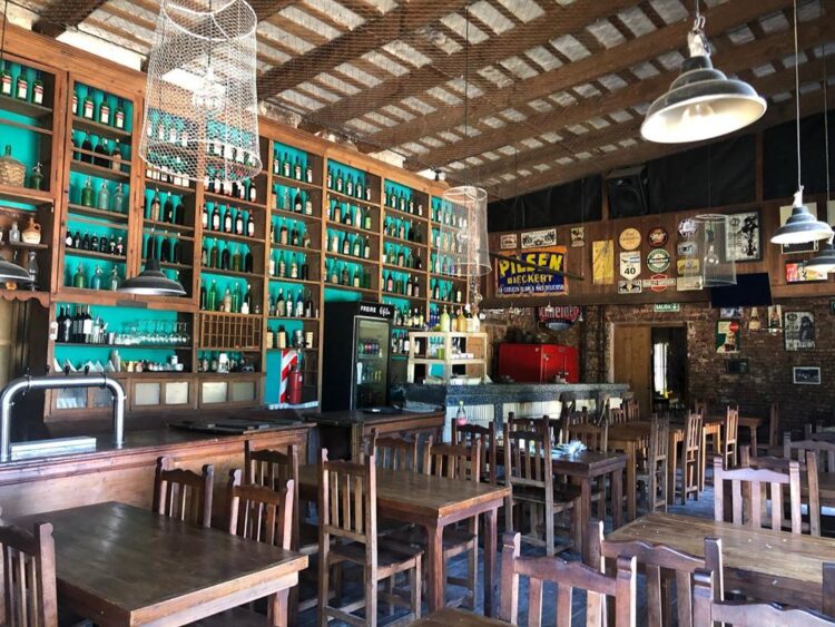 El gesto de Ñata Peloso y los sueños de Elizabeth y Marcelo por mantener abierto el viejo almacén de pueblo de Suipacha