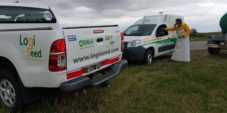 Triple lavado: Una empresa y una universidad trabajarán para asegurar la descontaminación total de los bidones de glifosato