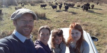 Leonardo Jones es ruralista y cantor en la Patagonia: “Aquí no hay servicios que garanticen que un productor pueda vivir con su familia en el campo”