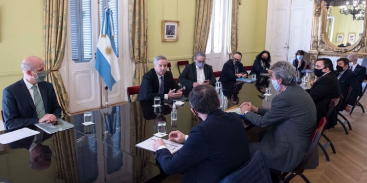 El gobierno y el consejo agroindustrial decidieron pasar a una fase técnica, para ver si resulta posible torcer esta historia de mierda