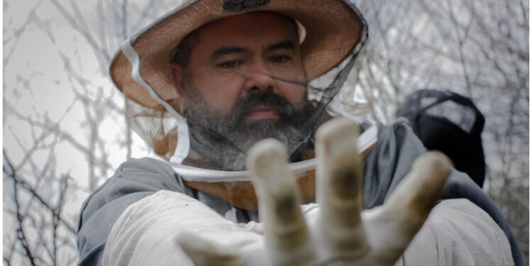 En Maldonado una pequeña cooperativa hace permapicultura y productos vanguardistas a partir de la miel
