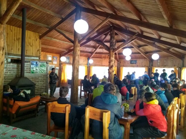 Hay otros mapuches que viven pacíficamente en las tierras de Villa Mascardi y que denuncian amenazas y quemas de los violentos