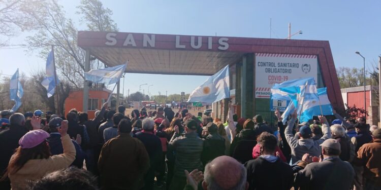 Se logró hacer escuchar el grito de Punilla: Luego del corte en la ruta 7, San Luis promete flexibilizar el ingreso a la provincia