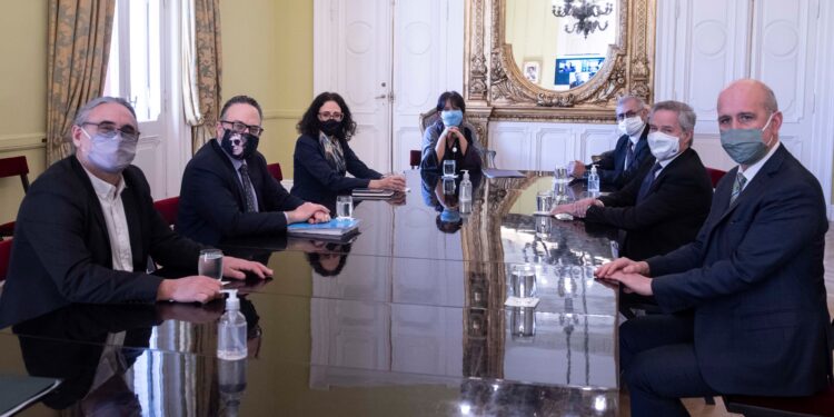 El gobierno y el consejo agroindustrial decidieron pasar a una fase técnica, para ver si resulta posible torcer esta historia de mierda