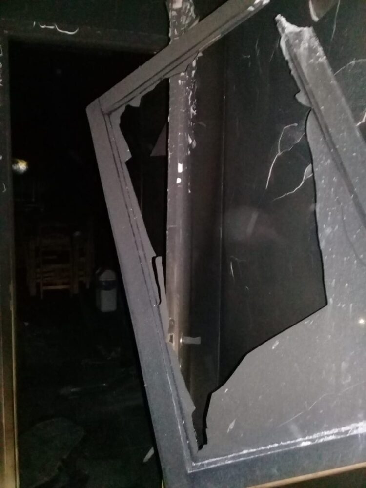 Hay otros mapuches que viven pacíficamente en las tierras de Villa Mascardi y que denuncian amenazas y quemas de los violentos