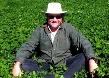 Marcos Snyder dice que el productor de leche carga con las ineficiencias de la cadena: “Hay un costo argentino, pero siempre hay un boludo que lo paga”