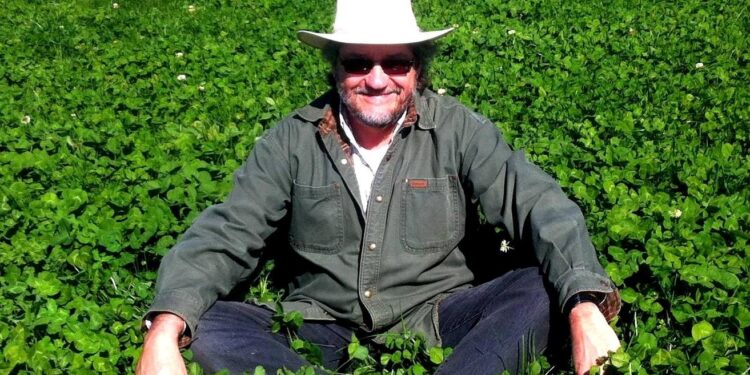 Marcos Snyder dice que el productor de leche carga con las ineficiencias de la cadena: “Hay un costo argentino, pero siempre hay un boludo que lo paga”