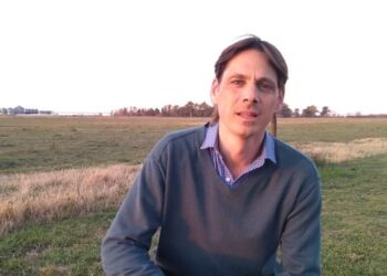 El lamento de Matías Peluffo, tambero de la cuenca oeste: “No crecemos. Somos una lechería de mercado interno y no somos competitivos para exportar”