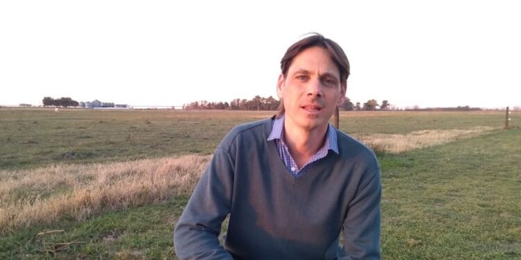 El lamento de Matías Peluffo, tambero de la cuenca oeste: “No crecemos. Somos una lechería de mercado interno y no somos competitivos para exportar”