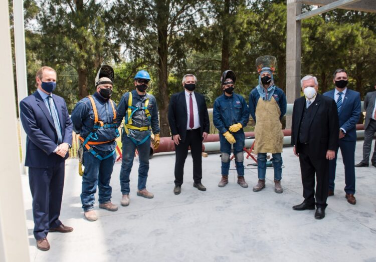 Y Don Héctor se pudo dar el gusto de decirle al presidente que lo que se necesita es estabilidad: Alberto visitó el grupo Motta