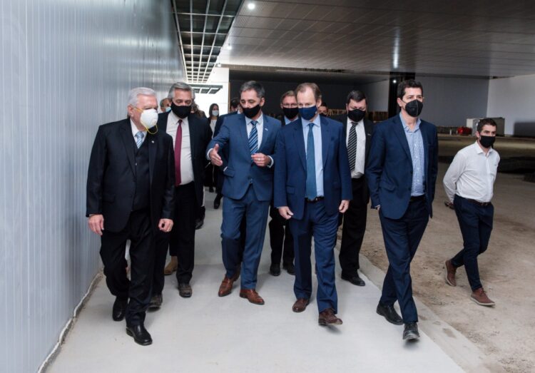 Y Don Héctor se pudo dar el gusto de decirle al presidente que lo que se necesita es estabilidad: Alberto visitó el grupo Motta