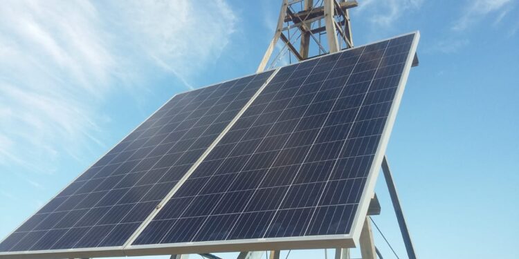 ¿Necesitás sacar agua del pozo en forma constante o hacerle llegar luz a un puesto rural? Los paneles solares pueden ser una solución