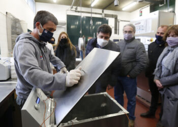 ¿Leche más barata? En el Gobierno se entusiasman con un sistema que podría bajar 40% el precio del alimento en ventas de cercanía