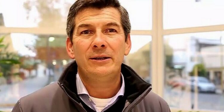 “Por cada litro que producimos perdemos 4 o 5 pesos y así terminaremos todos fundidos”, advierte Manuel Ron, productor de bioetanol