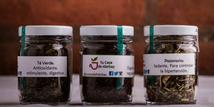 Ruralidad en pequeña escala: Mariana Boubée elabora nuevos tés y tisanas para vivir mejor