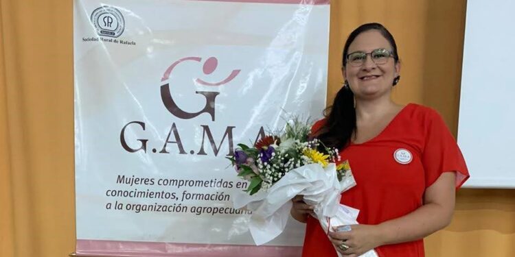 Noelí del Marco integra un grupo de mujeres que deben manejar explotaciones rurales: “No queremos ocupar lugares por el simple hecho de ser mujeres sino trabajar para merecerlos”