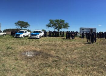 Al final en Santa Elena hubo más policías que productores y militantes de los movimientos sociales