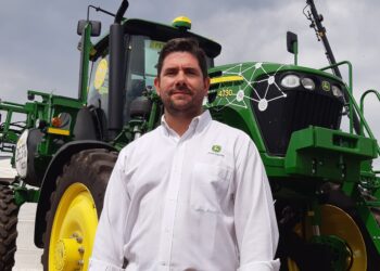 Un equipo, miles de datos y varias miradas en tiempo real: Maximiliano Bonadeo, de John Deere, nos explica cómo cambia la maquinaria agrícola en tiempos de la agricultura digital