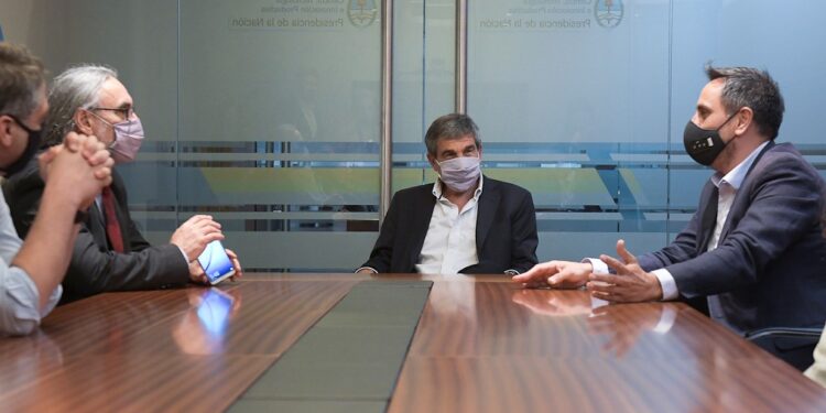 Giro oficial sobre agroquímicos: Los ministerios pasan de recomendar buenas prácticas en tiempos de Macri a medir los residuos en tiempos de Alberto