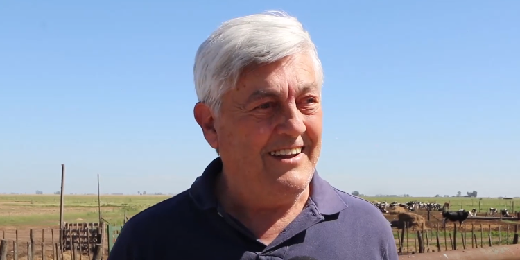 Productores que llevan la lechería en el corazón. “Cómo no voy a insistir, si gracias al tambo pudimos estudiar todos”, se emociona Carlos González