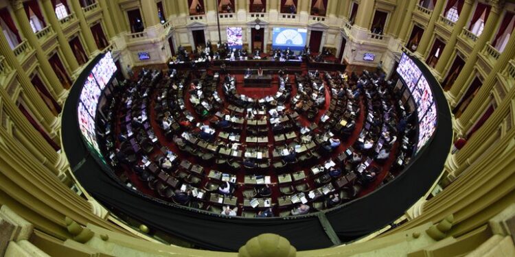 Dos reveses previsibles: el oficialismo consiguió media sanción para el impuesto a las grandes fortunas y para la ley de manejo del fuego