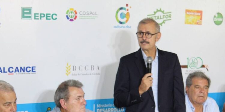 Julián Echazarreta, el secretario de Agricultura, se ilusiona con una buena cosecha para 2021: “El mercado está sano y fuerte”