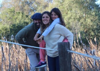 Elizabeth vive en un campo de Uruguay y se siente dichosa: “Estoy orgullosa de haber roto con el prejuicio de que criar un hijo en el campo es coartarlo”