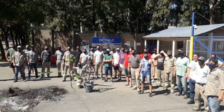 Sigue sin solución el conflicto gremial: Corredores de granos advierten que pronto “aparecerán problemas en la cadena de pagos del sector agroindustrial”