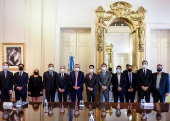 China sacó la billetera para darle una mano a Alberto: aportará 3.400 millones de pesos para continuar las obras del Belgrano Cargas y poner a punto al San Martín