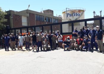 Tierra de Nadie: Sigue sin solución el paro de aceiteros que ya provocó un congestionamiento infernal de buques