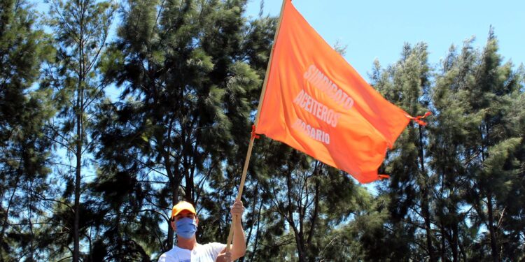 Sigue el paro de aceiteros: “Sabemos que perjudicamos al gobierno y al país”, aseguró Daniel Yofra