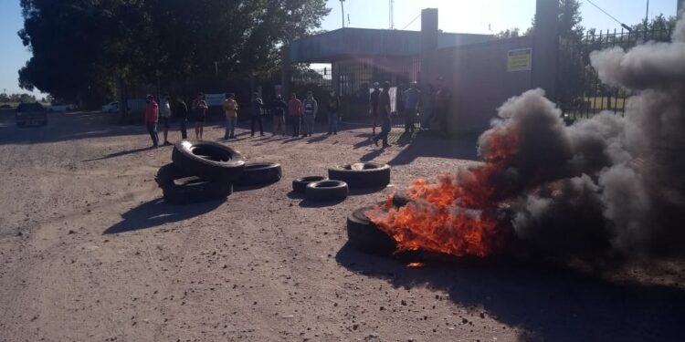 La Mesa de Enlace pidió al gobierno que intervenga para que los puertos vuelvan a funcionar: “Los principales afectados por esta medida gremial somos los productores”