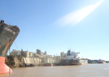 Dictaron la conciliación obligatoria para patrones fluviales y estibadores