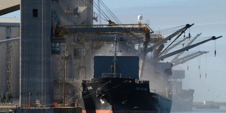 Por fin: Aceiteros aceptaron la propuesta de la industria oleaginosa luego de veinte días de un paro total