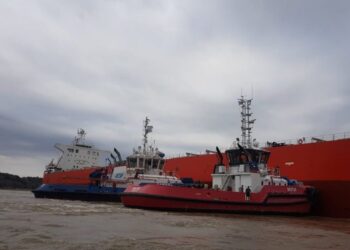 Patrones fluviales y estibadores inician un cese de actividades hasta el lunes por reclamos salariales a empresas remolcadoras