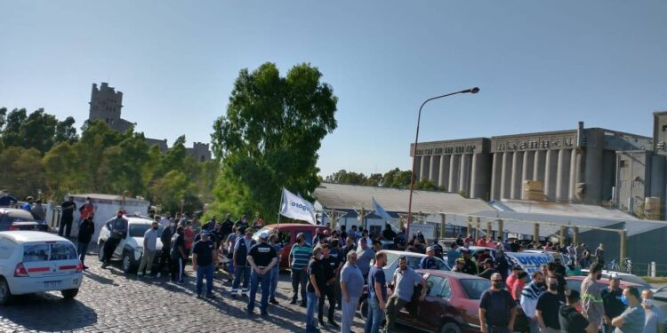 Con ADM ya son tres las empresas que cerraron la paritaria con Urgara y pueden recibir camiones con granos