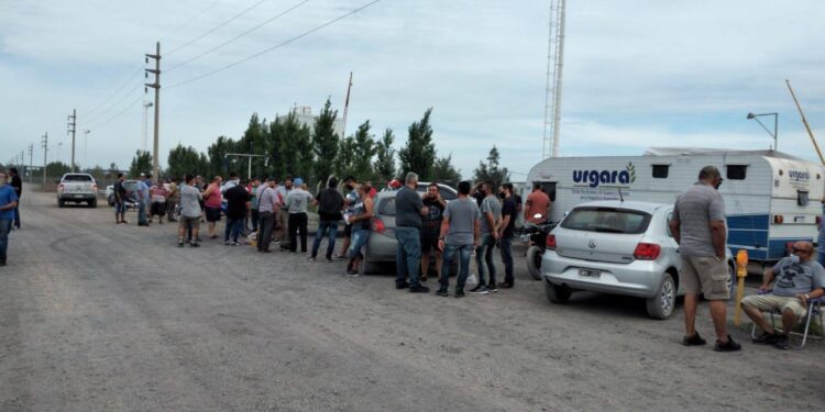 Siguen los problemas: La Federación de Aceiteros se declaró en estado de alerta en solidaridad con los recibidores de granos