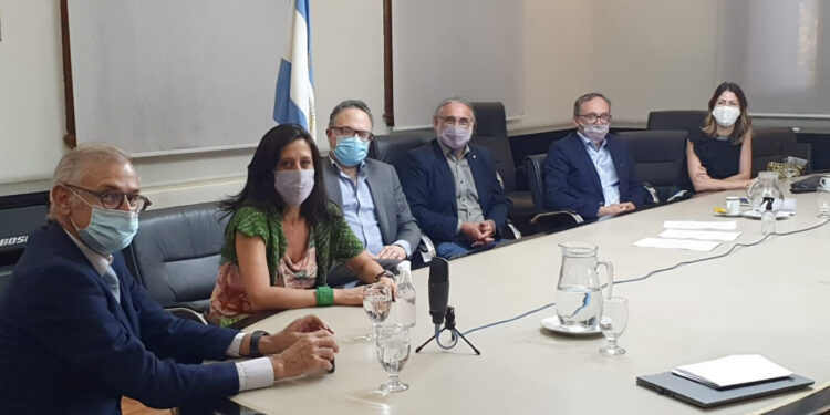 A las aceiteras el gobierno les concedió la posibilidad de acuerdo que le negó al maíz: Crearán un mecanismo para “compensar” los precios internos del aceite