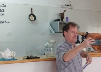 El Colorado López en primera persona: Cuando parece que el vaso queda vacío, las historias de gente sencilla vuelven a llenarlo de esperanza