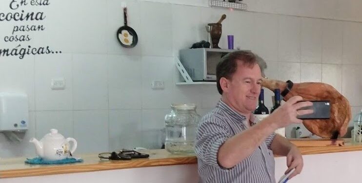 El Colorado López en primera persona: Cuando parece que el vaso queda vacío, las historias de gente sencilla vuelven a llenarlo de esperanza