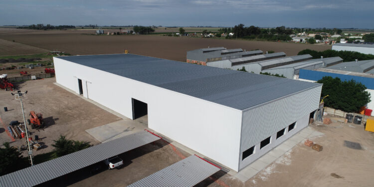 Crucianelli abrirá en febrero una segunda planta dedicada a trabajar con metales: Costó 4 millones de dólares y empleará a 40 personas