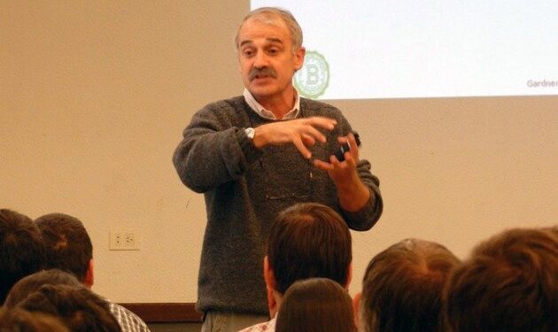 ¿Quién es Fernando Andrade? El investigador del INTA Balcarce que es distinguido por el Presidente y celebrado por sus propios alumnos